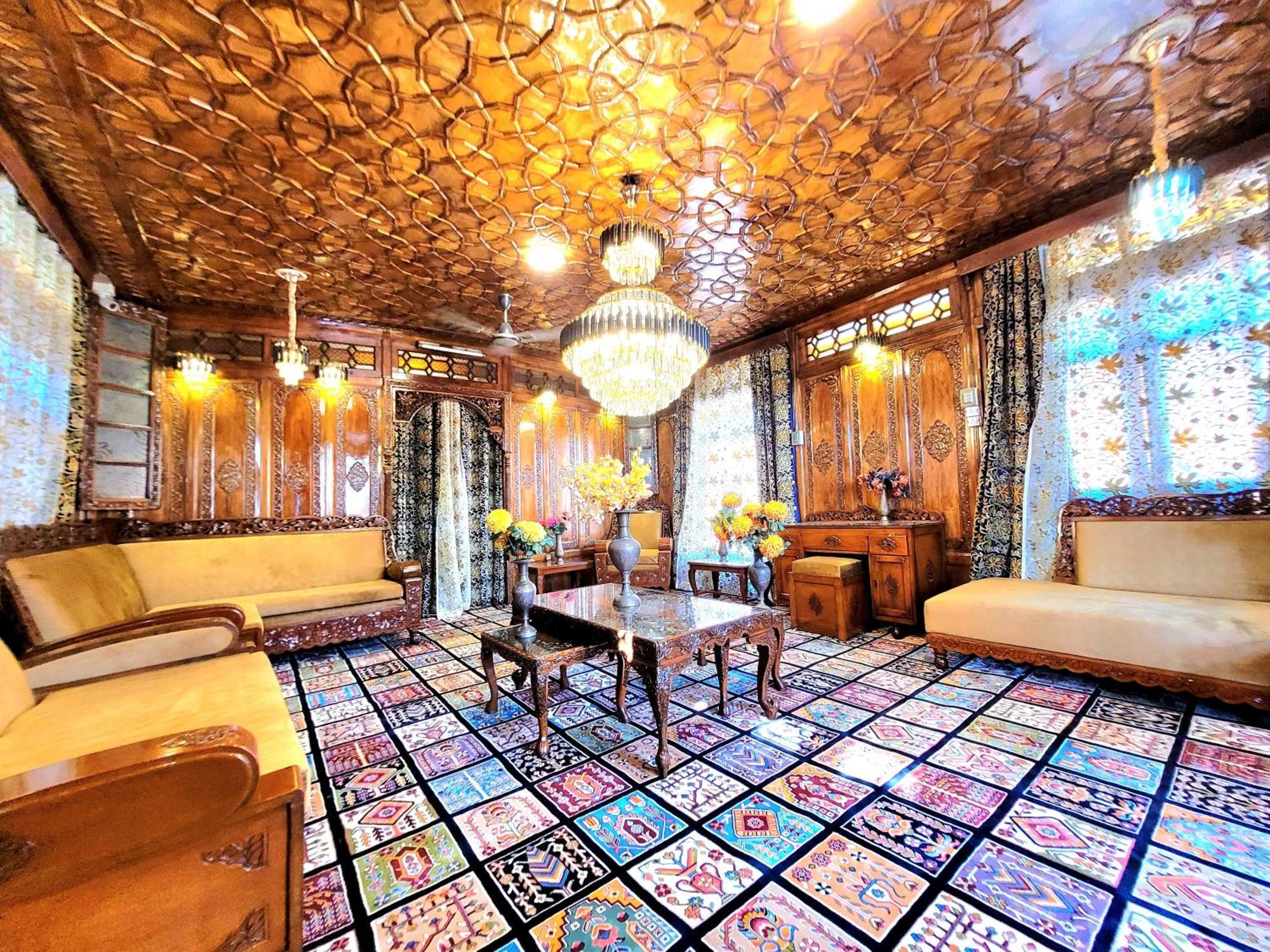 Aziz Palace Group Of Houseboats Srīnagar Extérieur photo