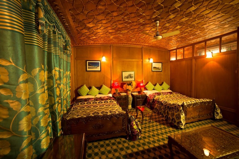 Aziz Palace Group Of Houseboats Srīnagar Extérieur photo