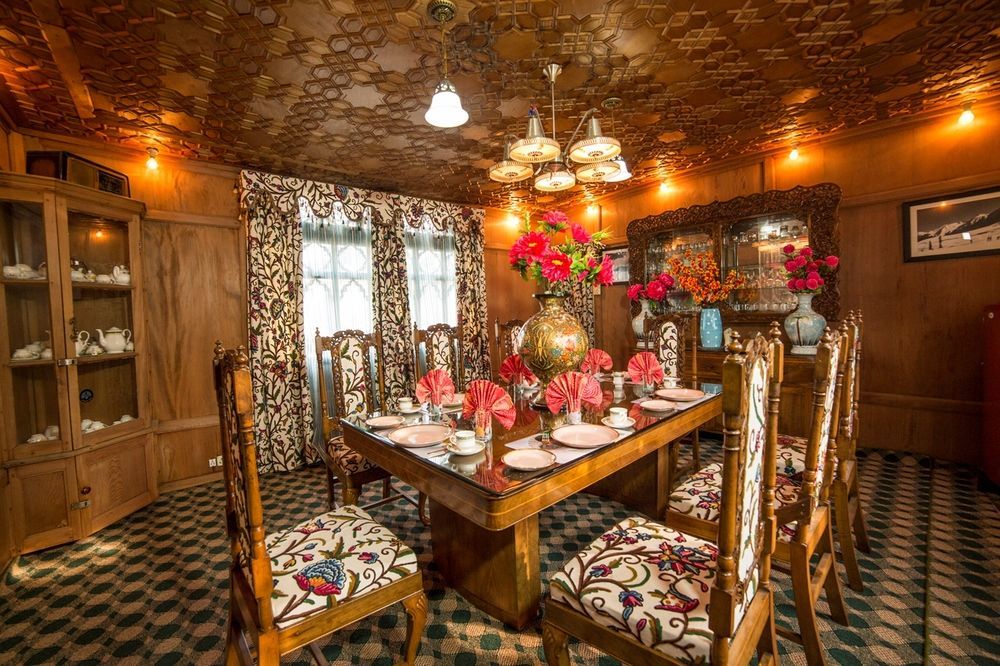 Aziz Palace Group Of Houseboats Srīnagar Extérieur photo
