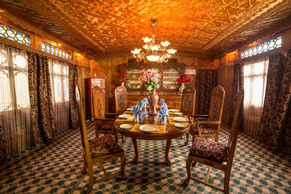 Aziz Palace Group Of Houseboats Srīnagar Extérieur photo