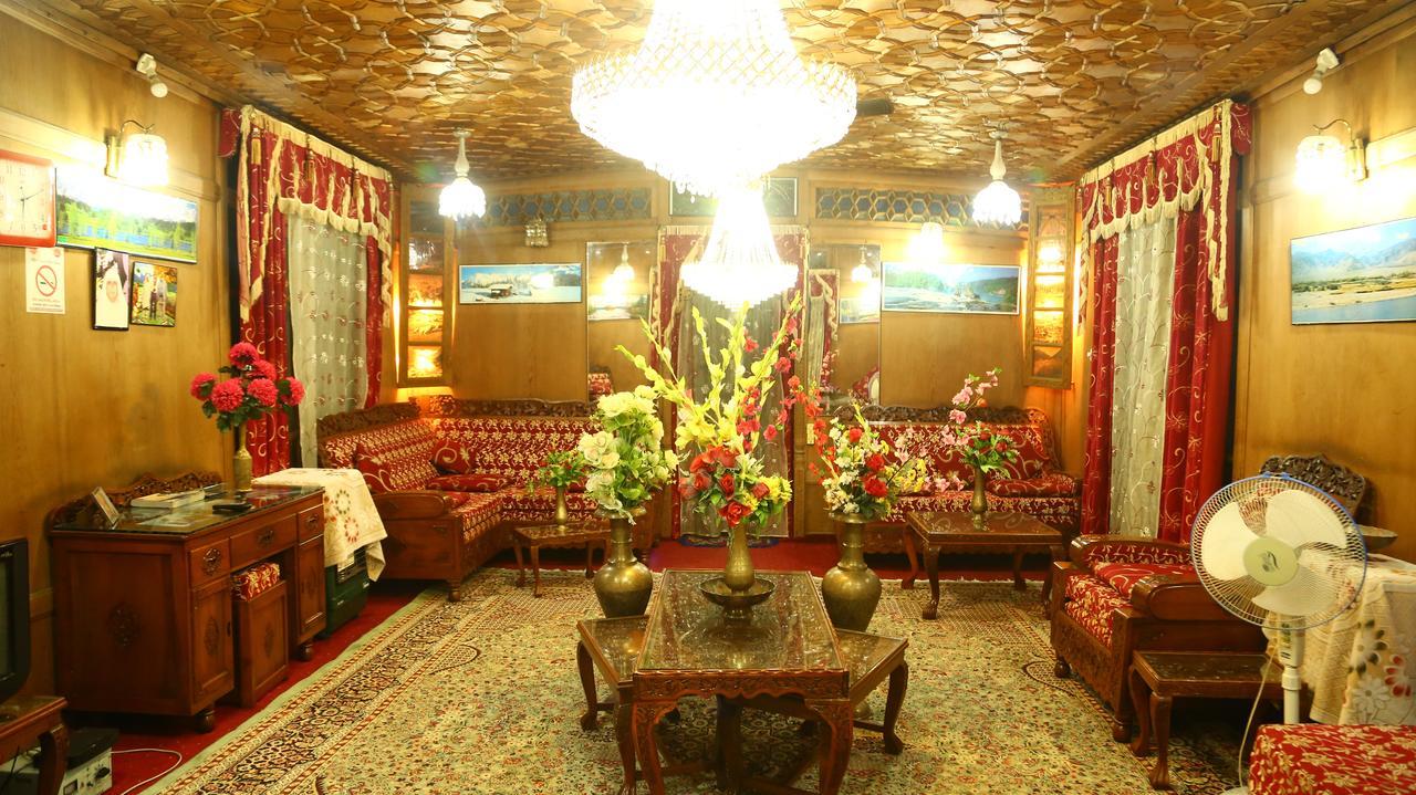 Aziz Palace Group Of Houseboats Srīnagar Extérieur photo
