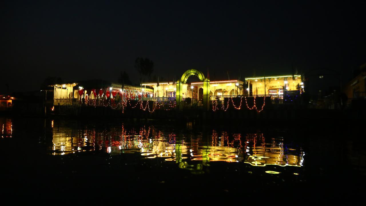 Aziz Palace Group Of Houseboats Srīnagar Extérieur photo